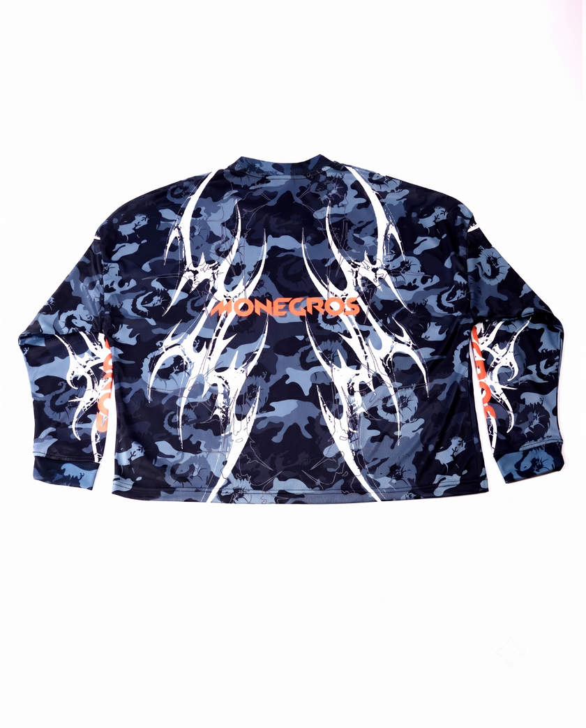 009. SECOND SKIN