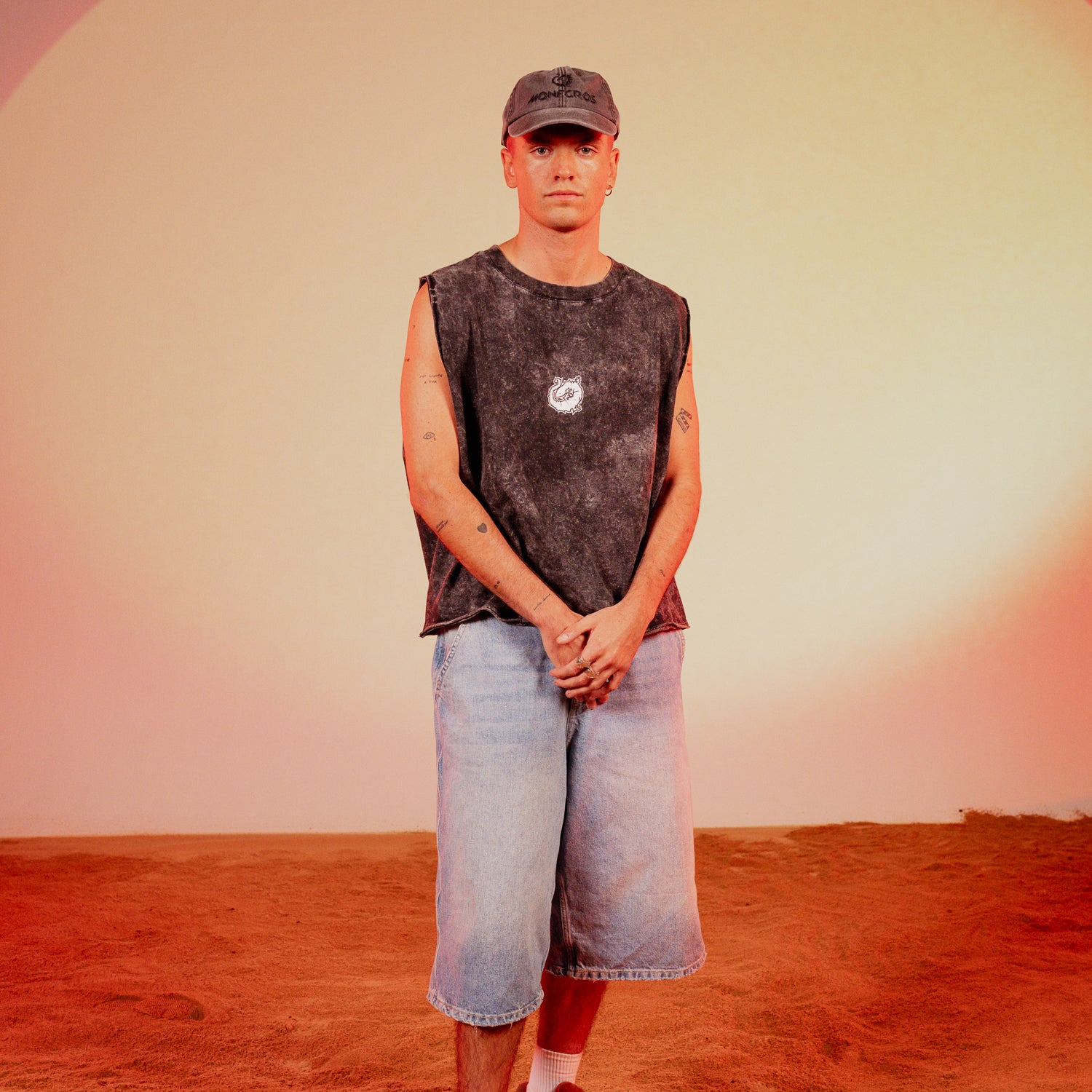 035. MONEGROS IN THE MOONLIGHT image